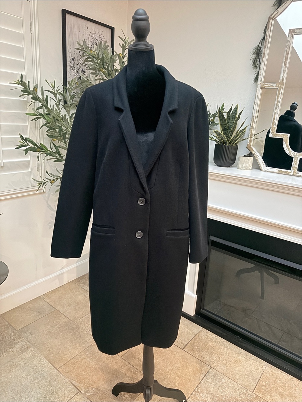 Old Navy Black Women's Long Single-Breasted Coat - Classic Tailored Overcoat